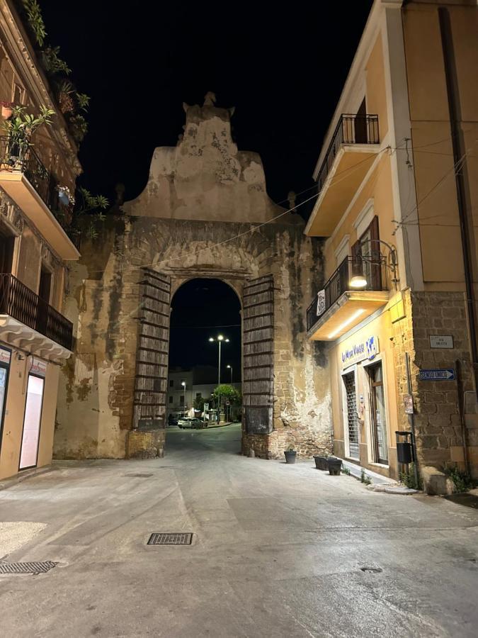 Апартаменты Porta Palermo Centro Шакка Экстерьер фото