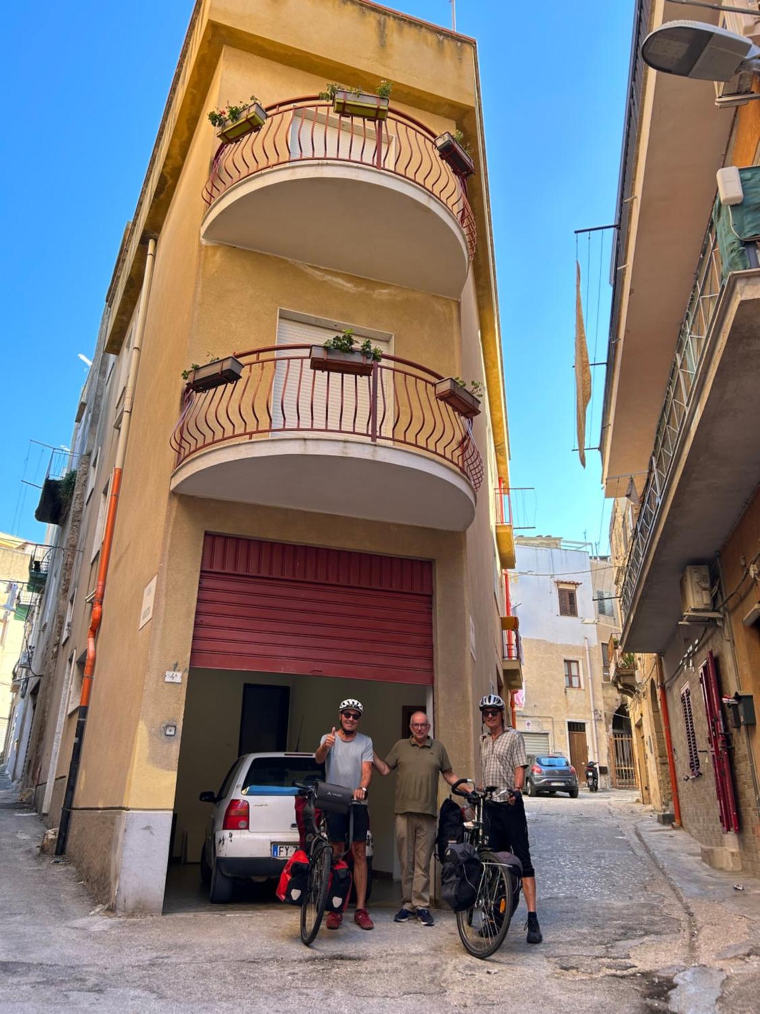 Апартаменты Porta Palermo Centro Шакка Экстерьер фото